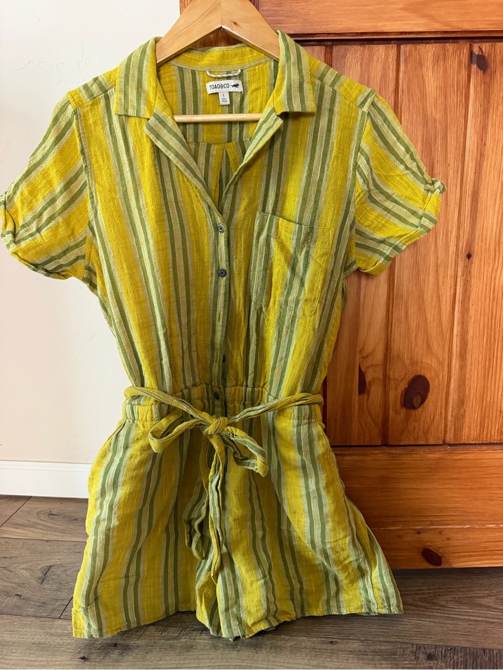 TOAD&CO Camp Cove Organic Cotton Romper - Size Large Green/Yellow Stripe - EUC